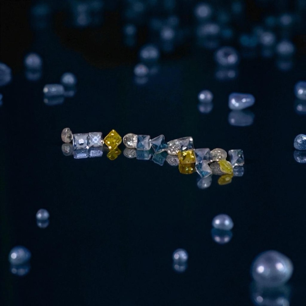 Natural montana sapphires-8, natural 3 yellow diamonds, natural 4-white diamonds